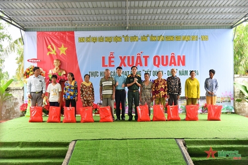 View - 	Troops and people in Kien Giang celebrate Chol Chnam Thmay festival